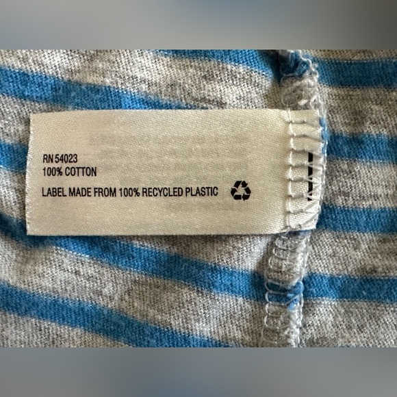 GAP Essential V-Neck Tee Women’s XS Blue Gray Striped Short Sleeve Cotton - Picture 3 of 5